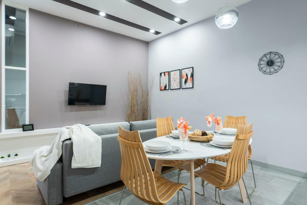 Modern 2 Bedroom Apartment With Free Airport Transfer Budapest Exterior foto